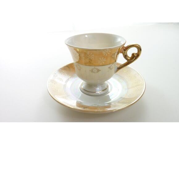 Vintage Eclectic Eccentric Kitchen Iridescent Tea Cup and Saucer - Picture 1 of 4